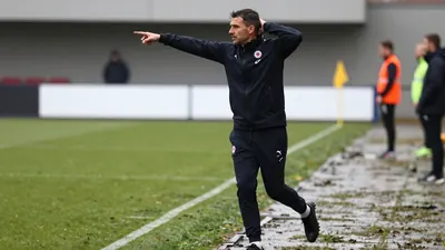 Chesterfield manager Paul Cook wants supporters to applaud former players Ash Palmer, Ollie Banks and Jeff King when they...